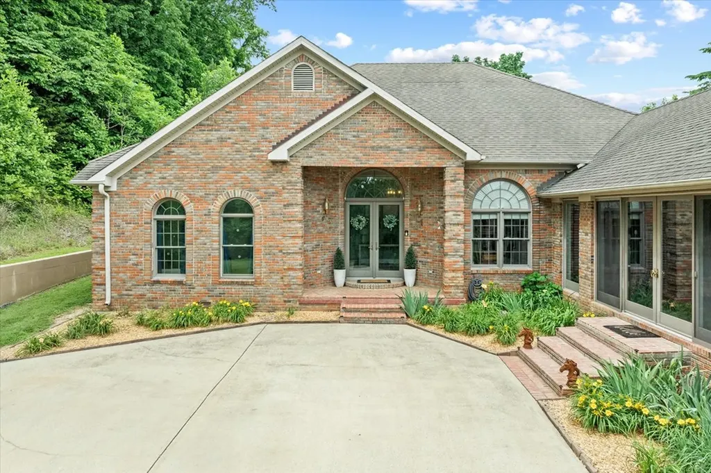 360 Long Hollow Lane Gainesboro TN 38562