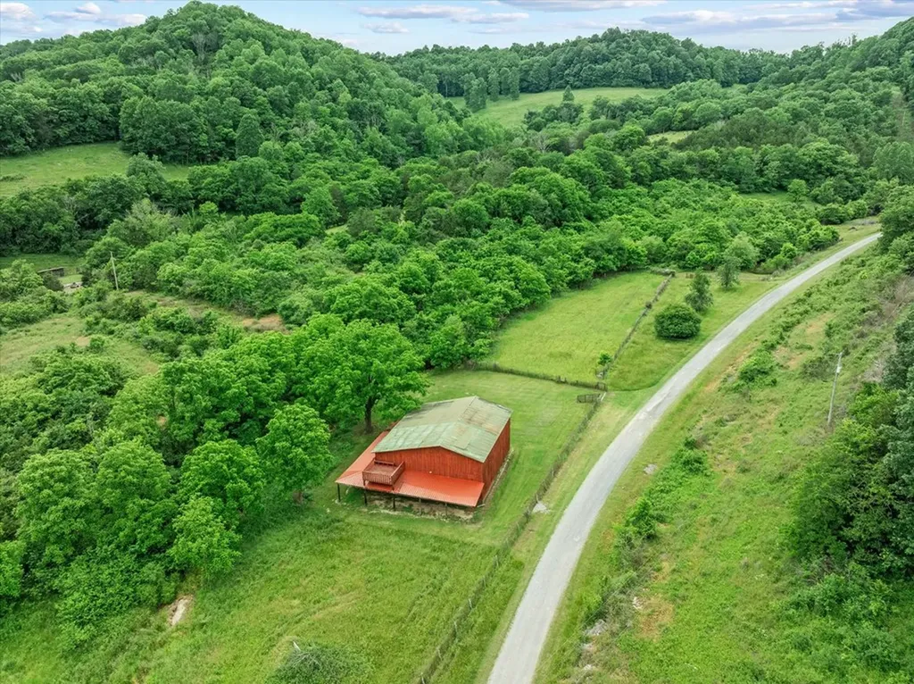360 Long Hollow Lane Gainesboro TN 38562