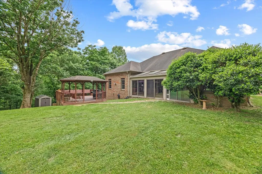 360 Long Hollow Lane Gainesboro TN 38562