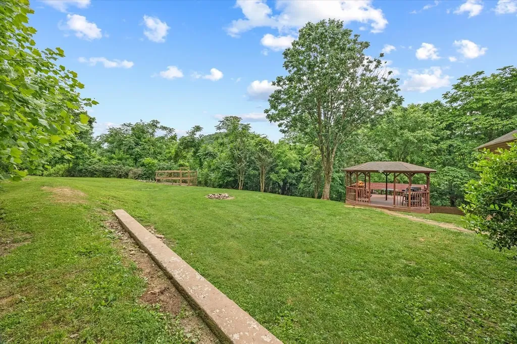 360 Long Hollow Lane Gainesboro TN 38562