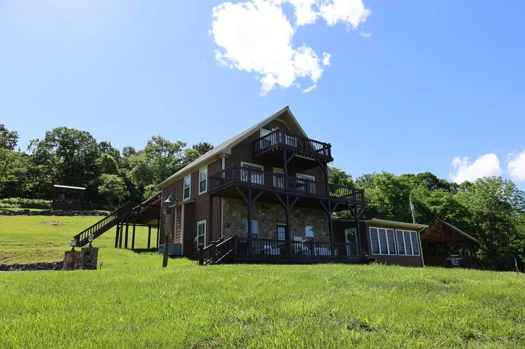 213 Richardson Hollow Lane Gainesboro TN 38562