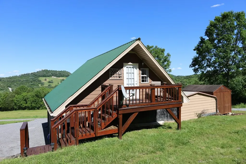 213 Richardson Hollow Lane Gainesboro TN 38562