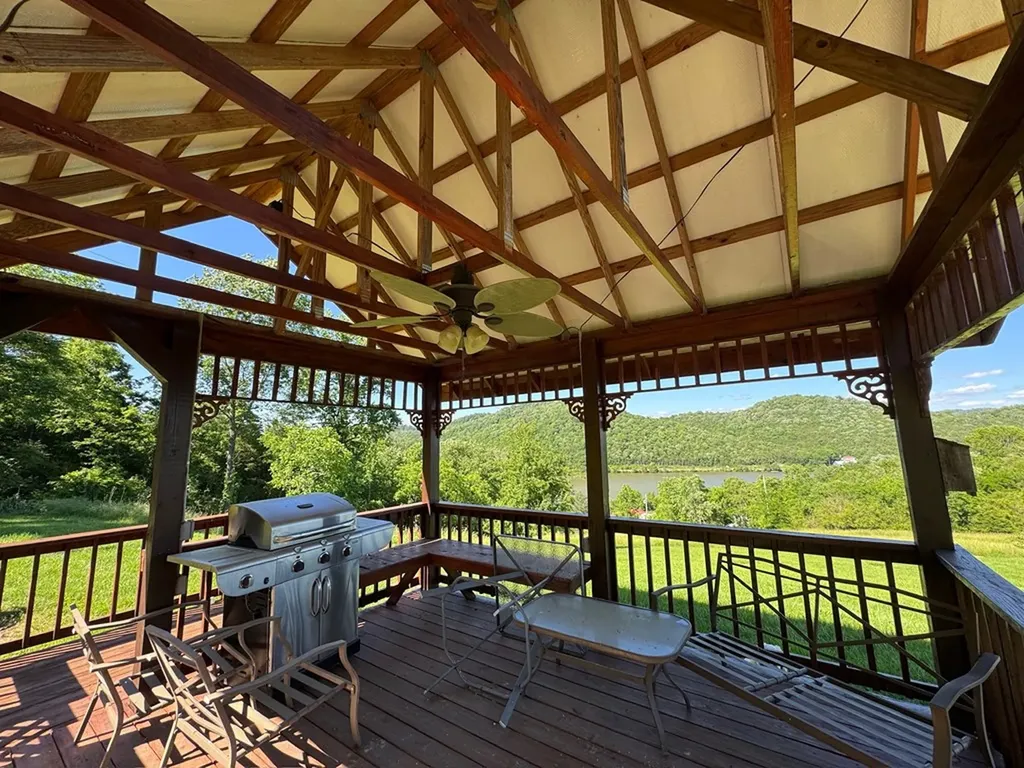 213 Richardson Hollow Lane Gainesboro TN 38562