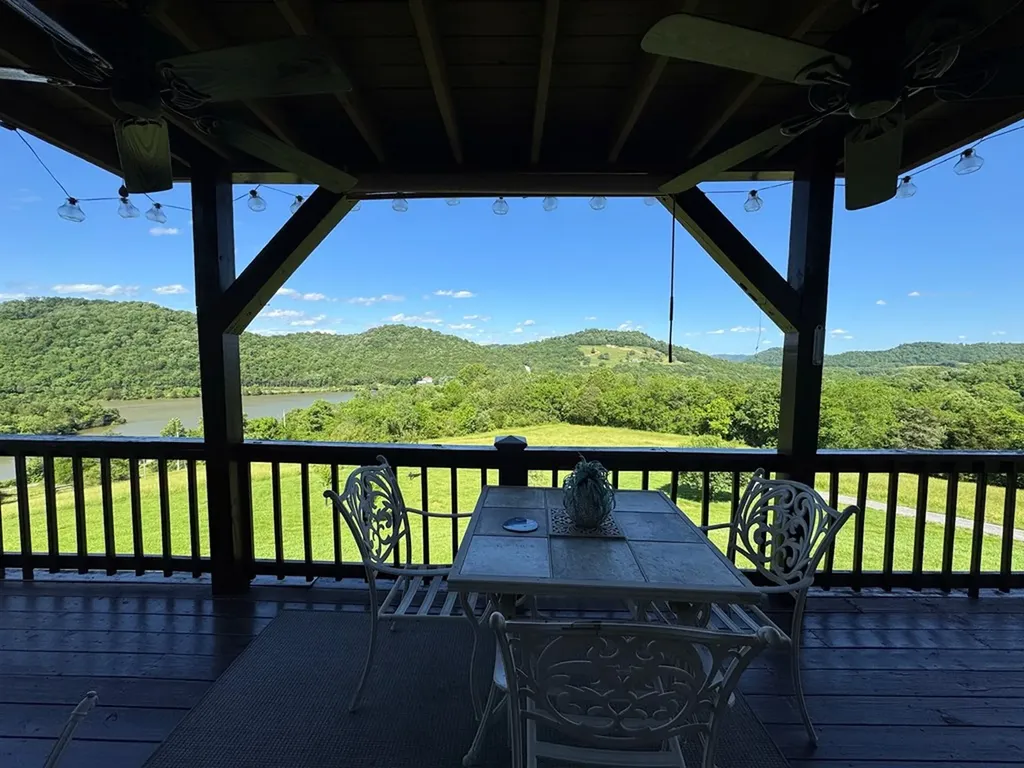 213 Richardson Hollow Lane Gainesboro TN 38562