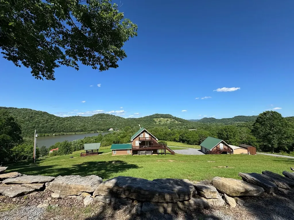 213 Richardson Hollow Lane Gainesboro TN 38562