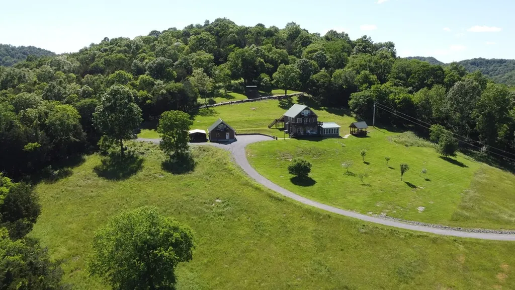 213 Richardson Hollow Lane Gainesboro TN 38562