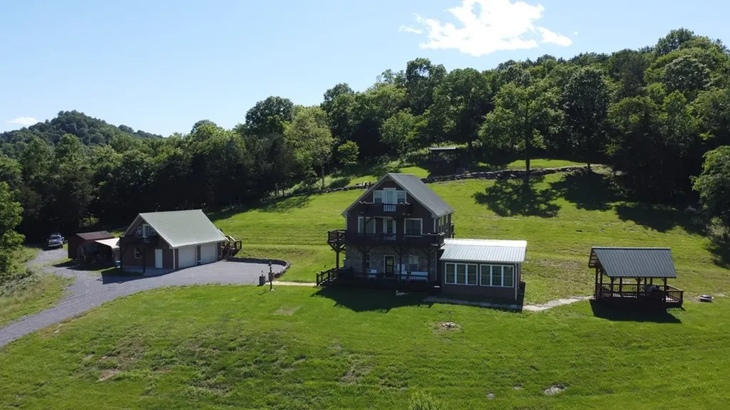 213 Richardson Hollow Lane Gainesboro TN 38562