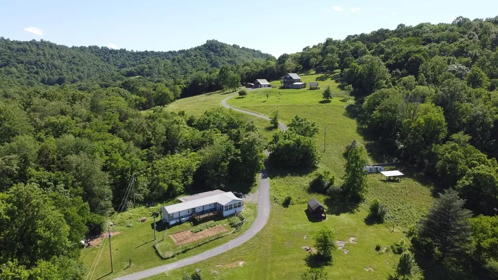 213 Richardson Hollow Lane Gainesboro TN 38562