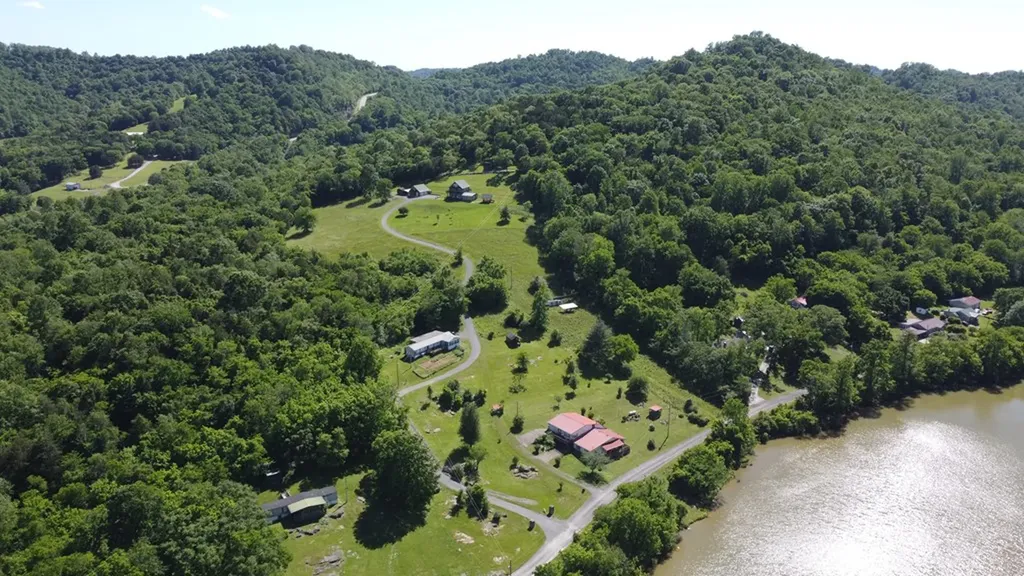 213 Richardson Hollow Lane Gainesboro TN 38562