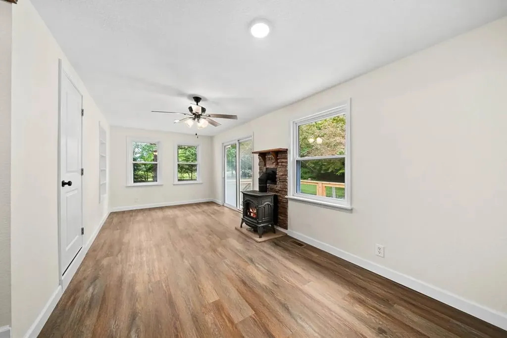 4540 S York Highway Jamestown TN 38556