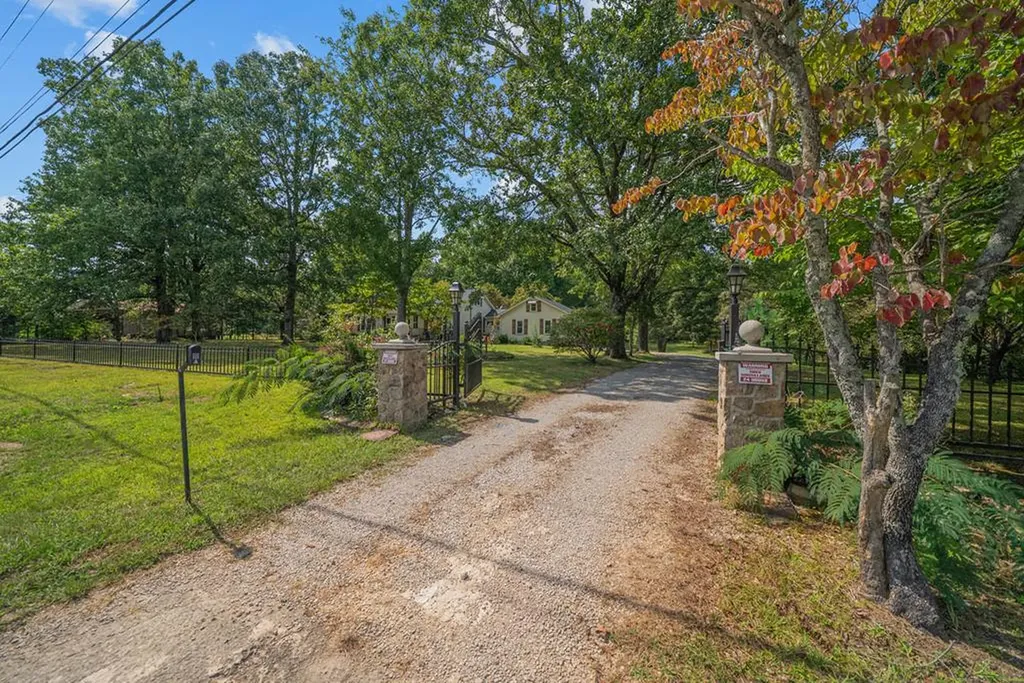 4540 S York Highway Jamestown TN 38556