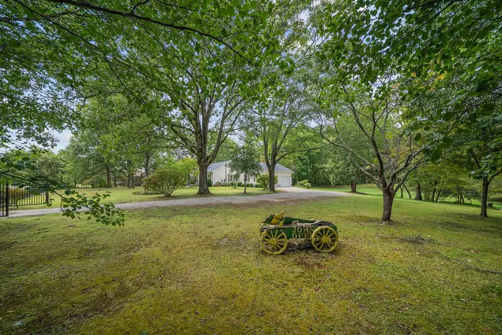 4540 S York Highway Jamestown TN 38556