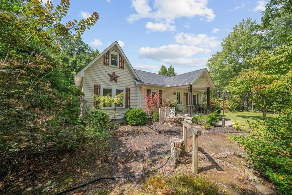 4540 S York Highway Jamestown TN 38556