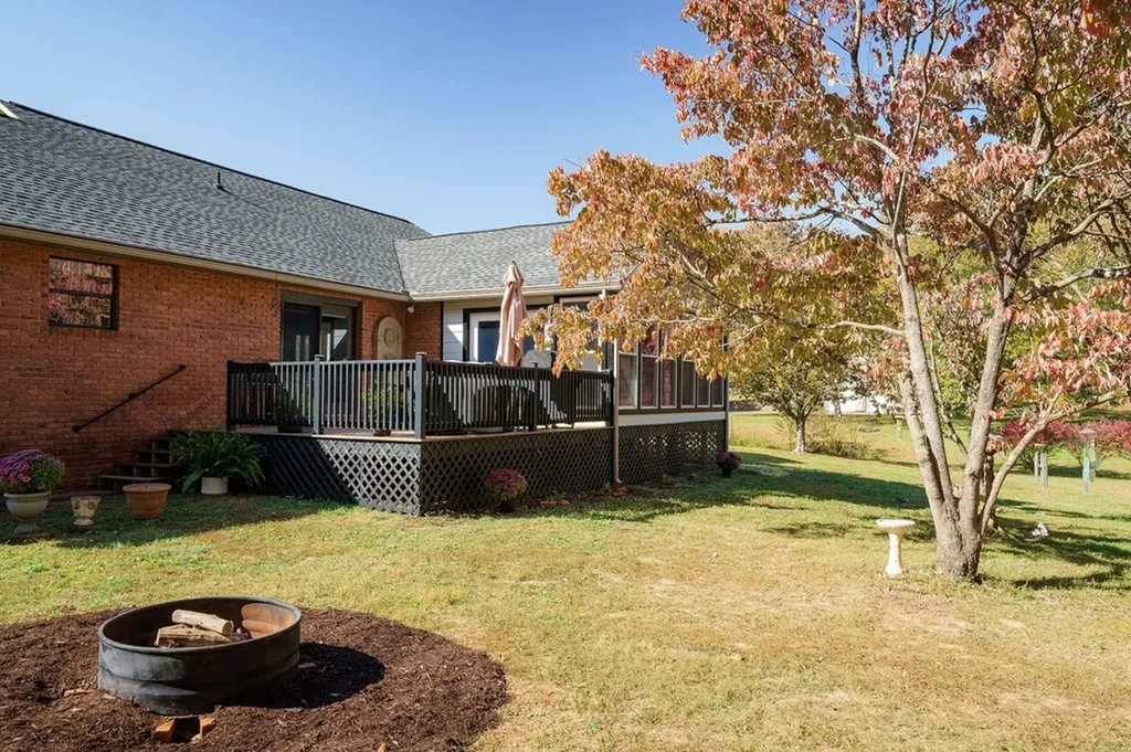 236 Stratford Drive Cookeville TN 38506