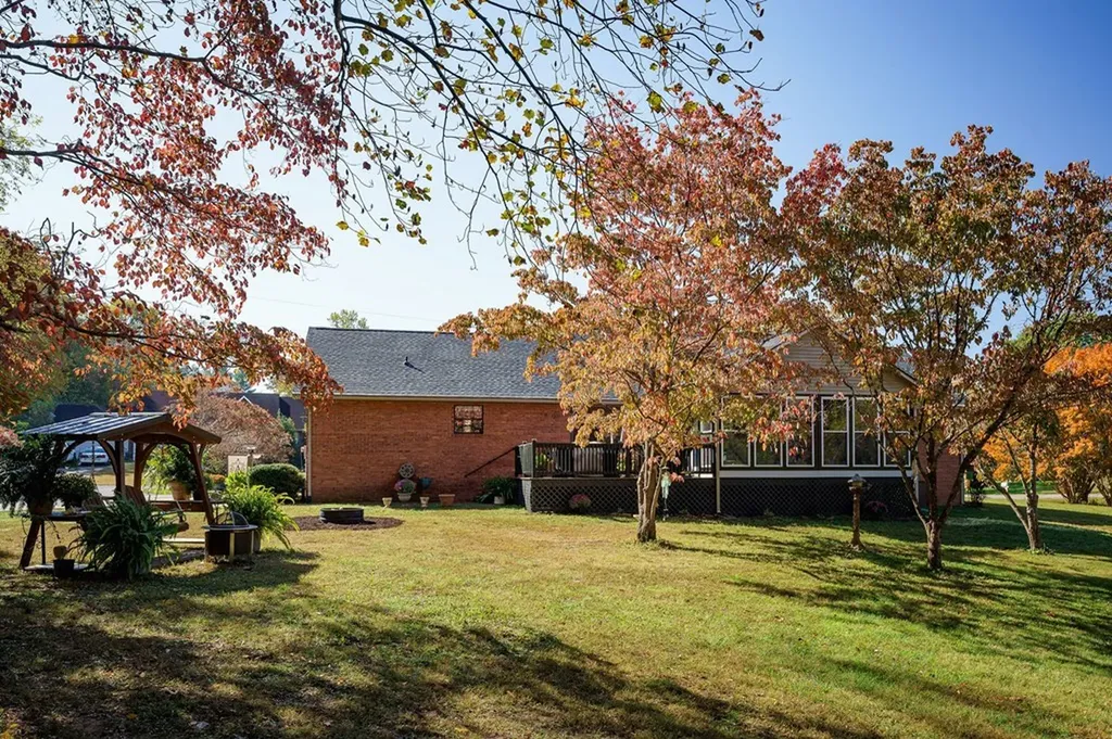 236 Stratford Drive Cookeville TN 38506