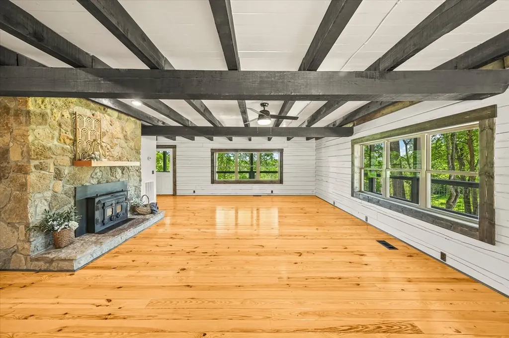 4221 New Hope Road Celina TN 38551