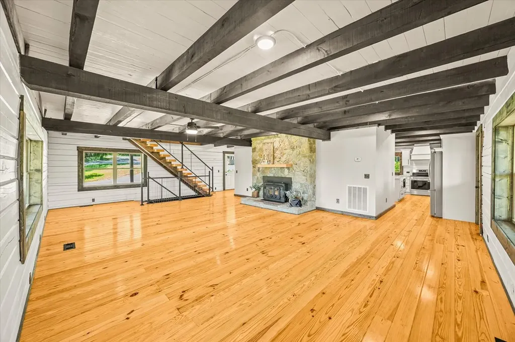 4221 New Hope Road Celina TN 38551