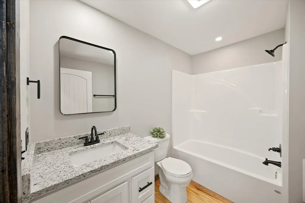 4221 New Hope Road Celina TN 38551