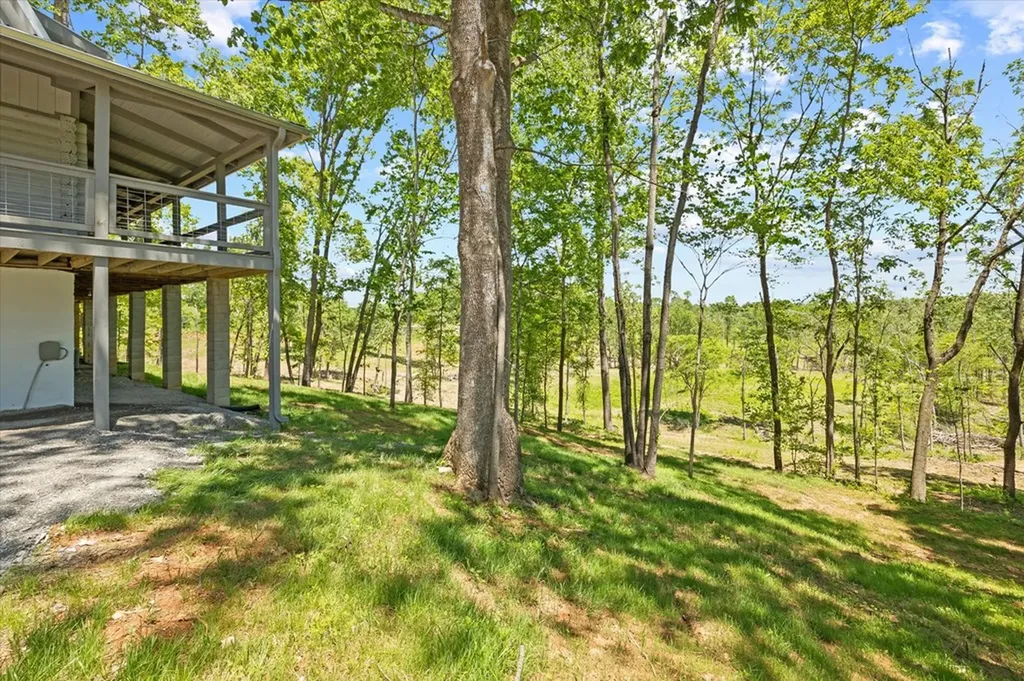 4221 New Hope Road Celina TN 38551