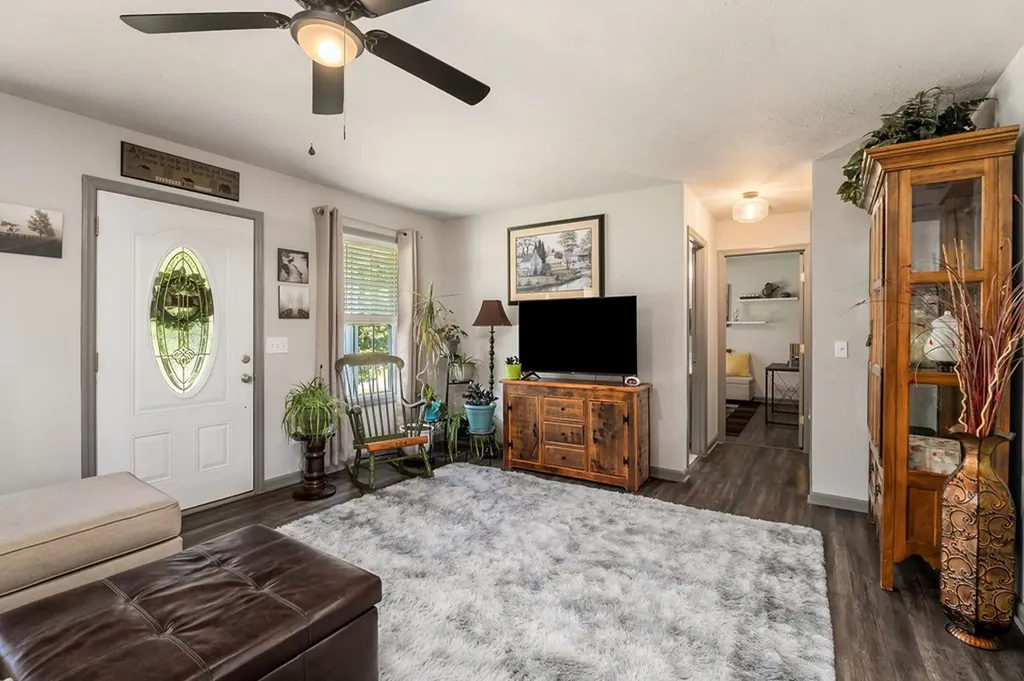 75 Buck Lane Lafayette TN 37083