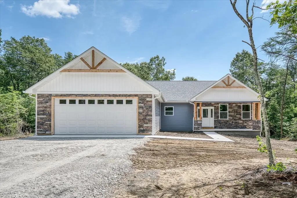 698 N Lake Trail Monterey TN 38574