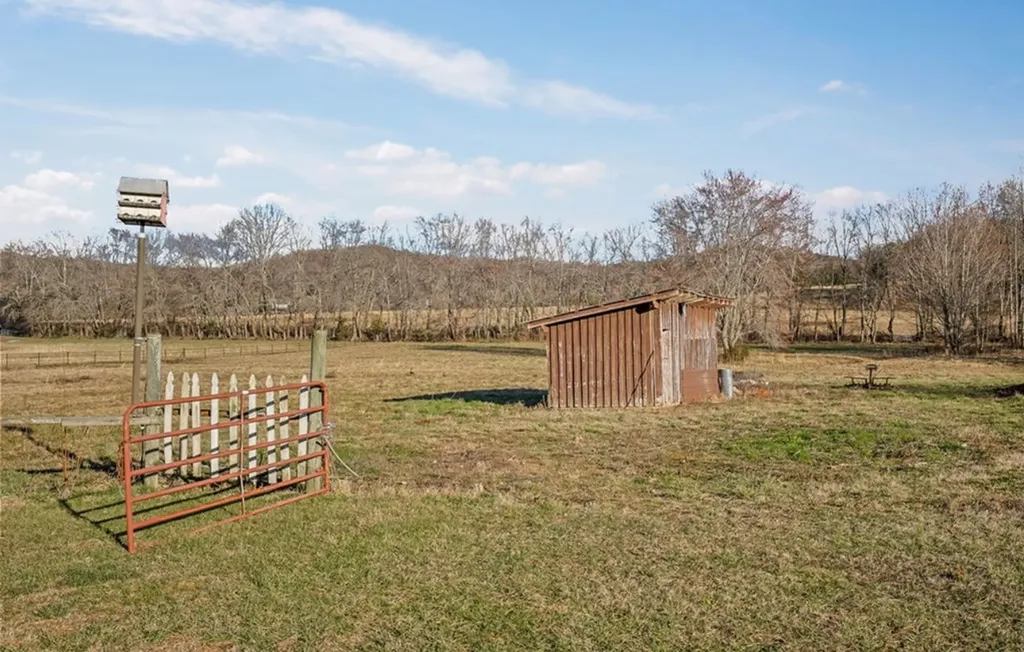 2375 Hidden Cove Road Cookeville TN 38506