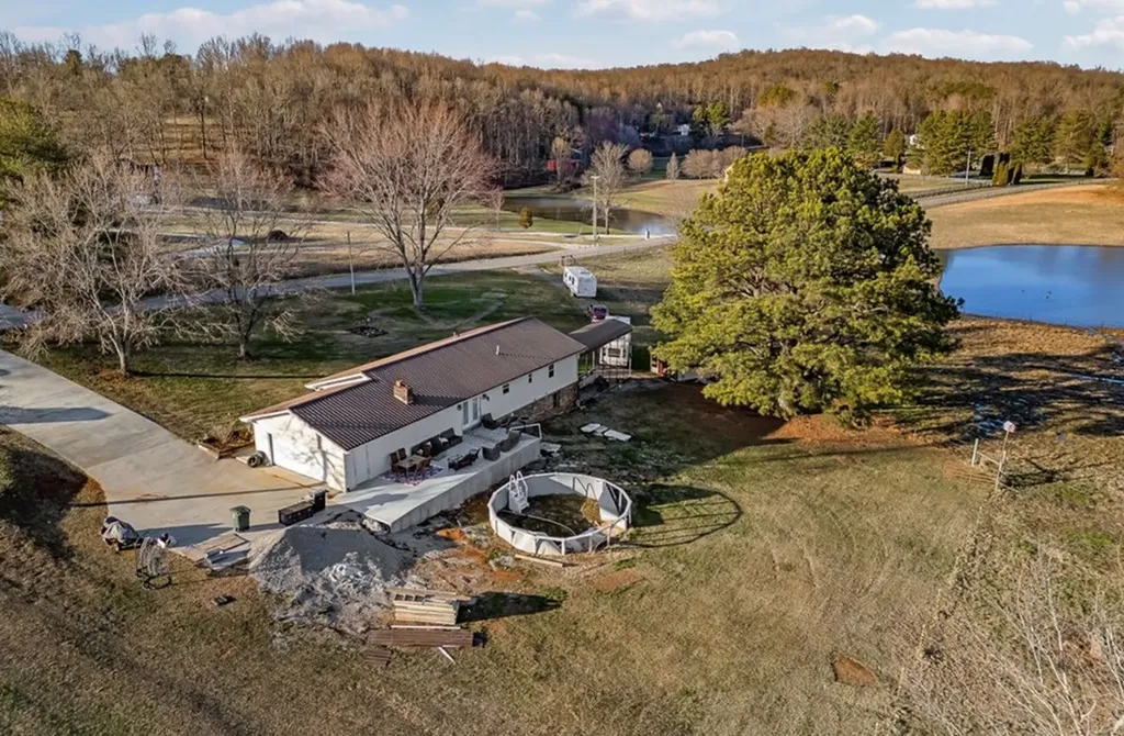 2375 Hidden Cove Road Cookeville TN 38506