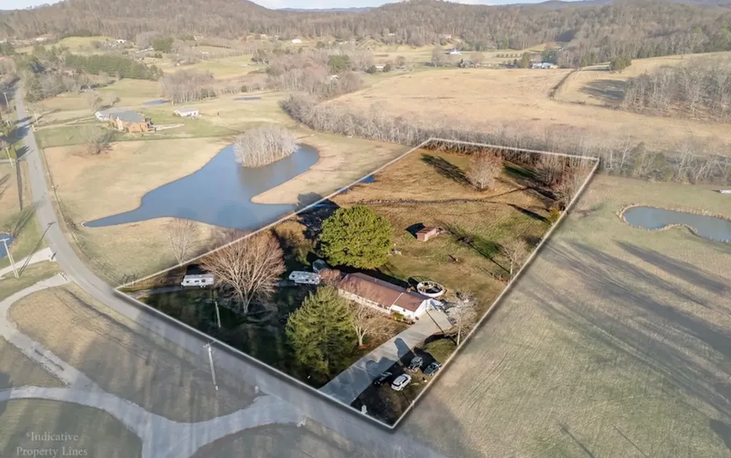 2375 Hidden Cove Road Cookeville TN 38506