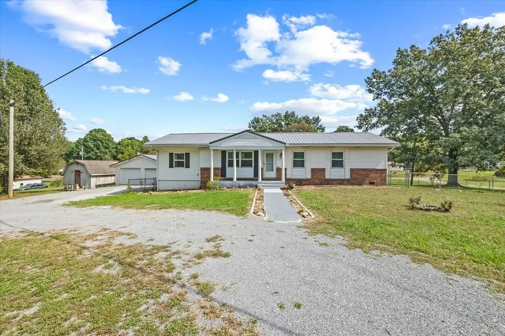 160 Martin Ridge Lane Gainesboro TN 38562