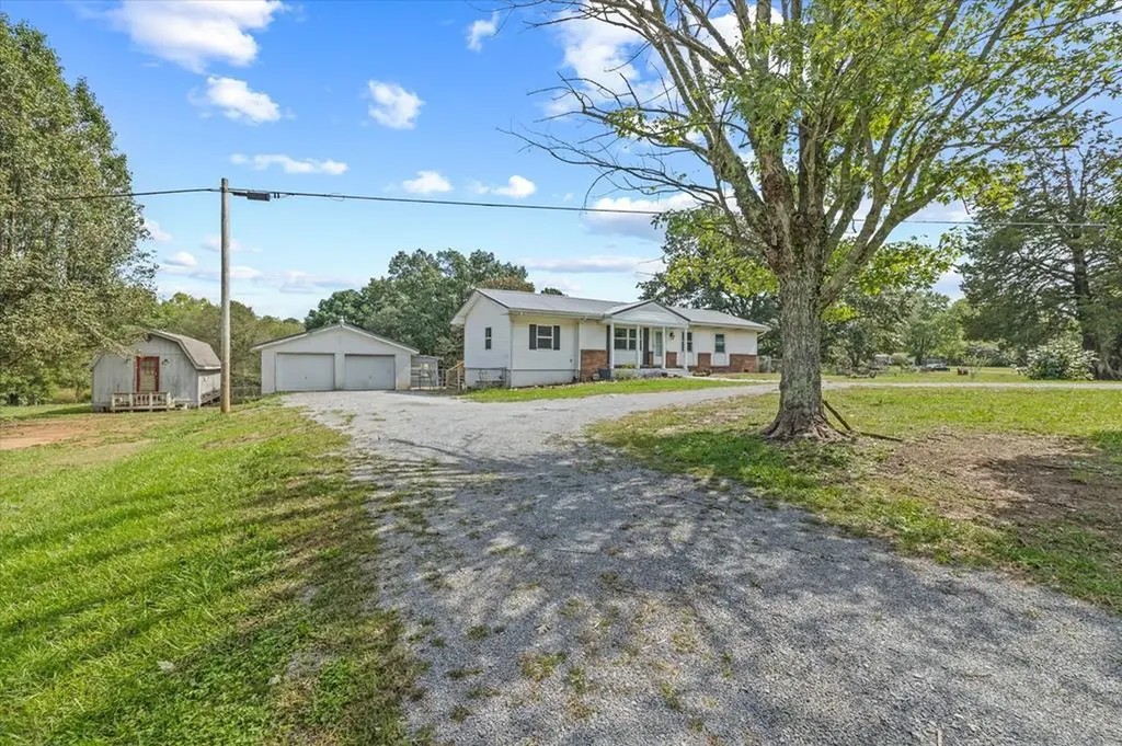 160 Martin Ridge Lane Gainesboro TN 38562
