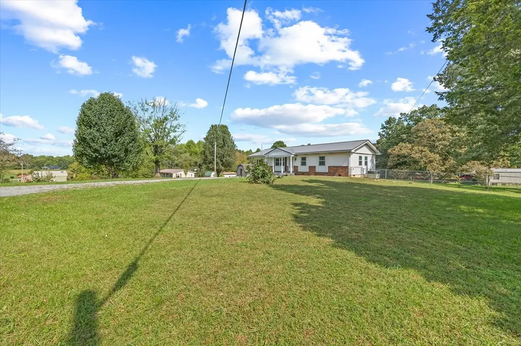 160 Martin Ridge Lane Gainesboro TN 38562
