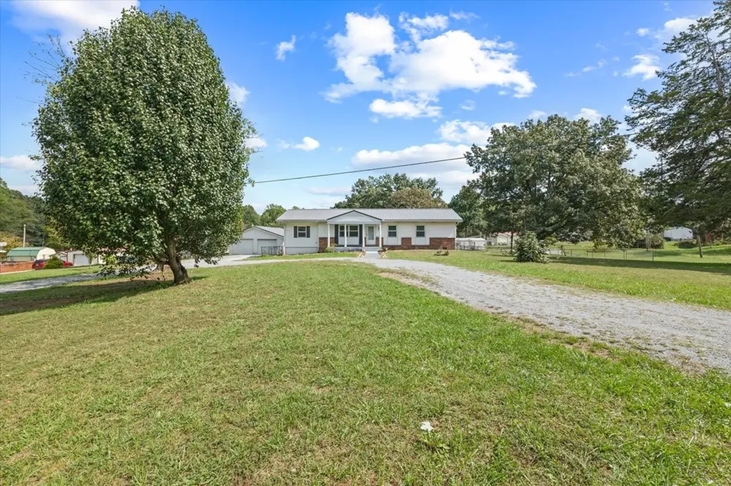 160 Martin Ridge Lane Gainesboro TN 38562