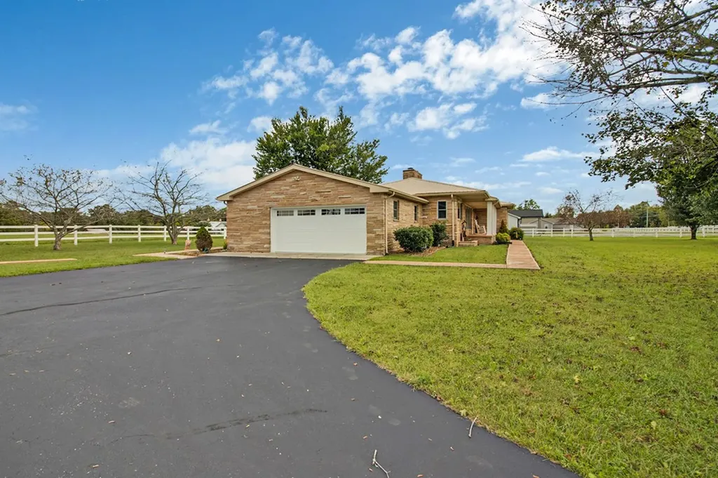 1031 Allardt Highway Jamestown TN 38556