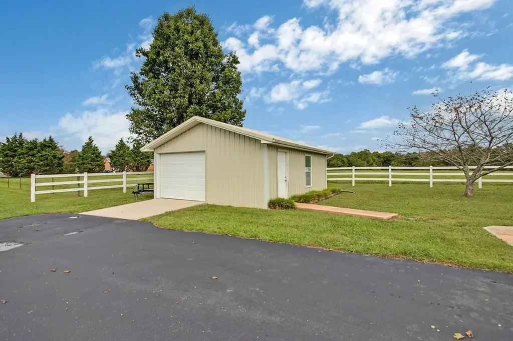 1031 Allardt Highway Jamestown TN 38556