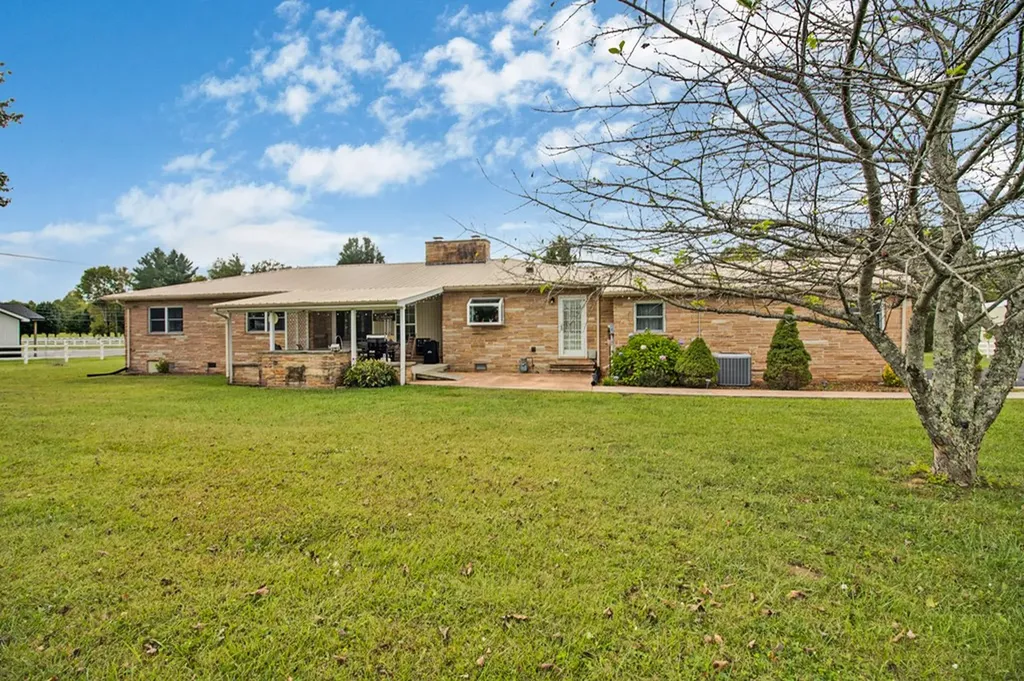 1031 Allardt Highway Jamestown TN 38556