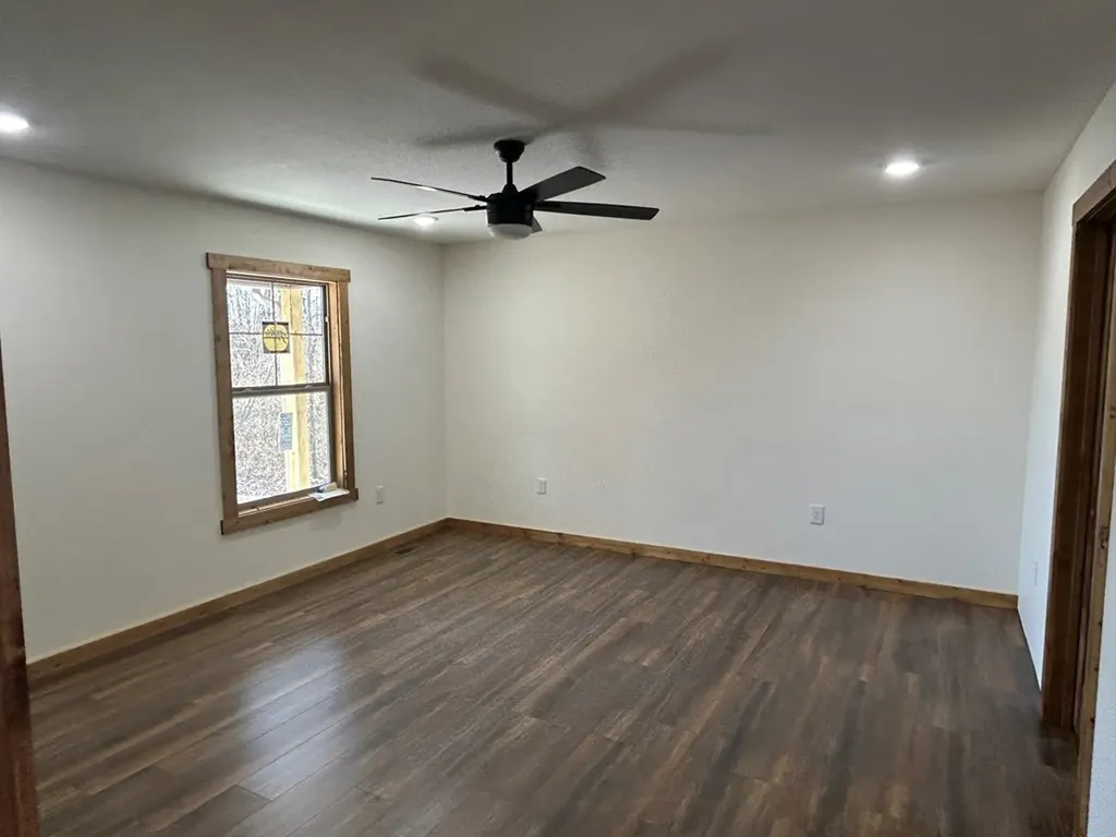 1571 Bicknell Road Clarkrange TN 38556