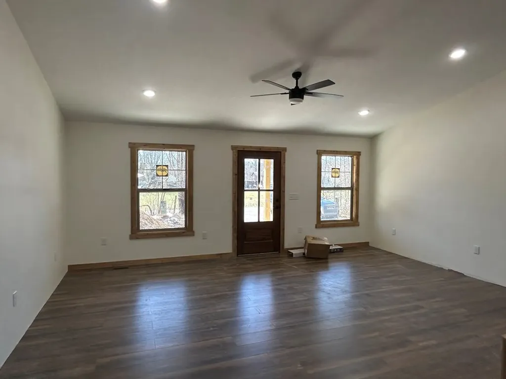 1571 Bicknell Road Clarkrange TN 38556