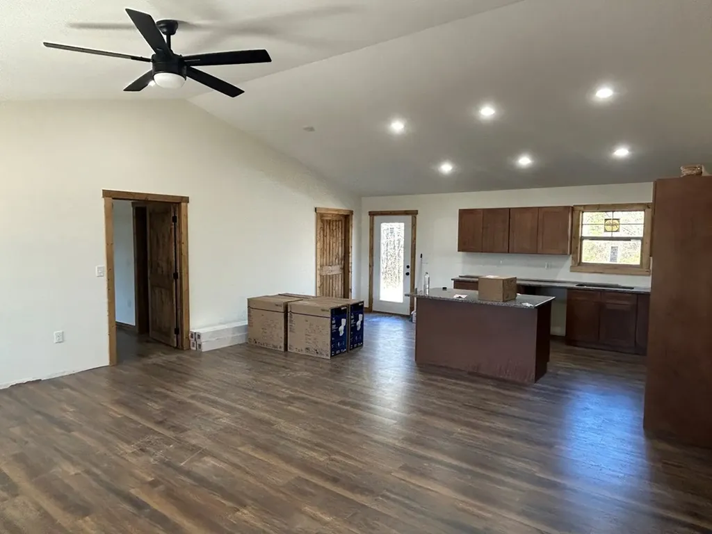 1571 Bicknell Road Clarkrange TN 38556