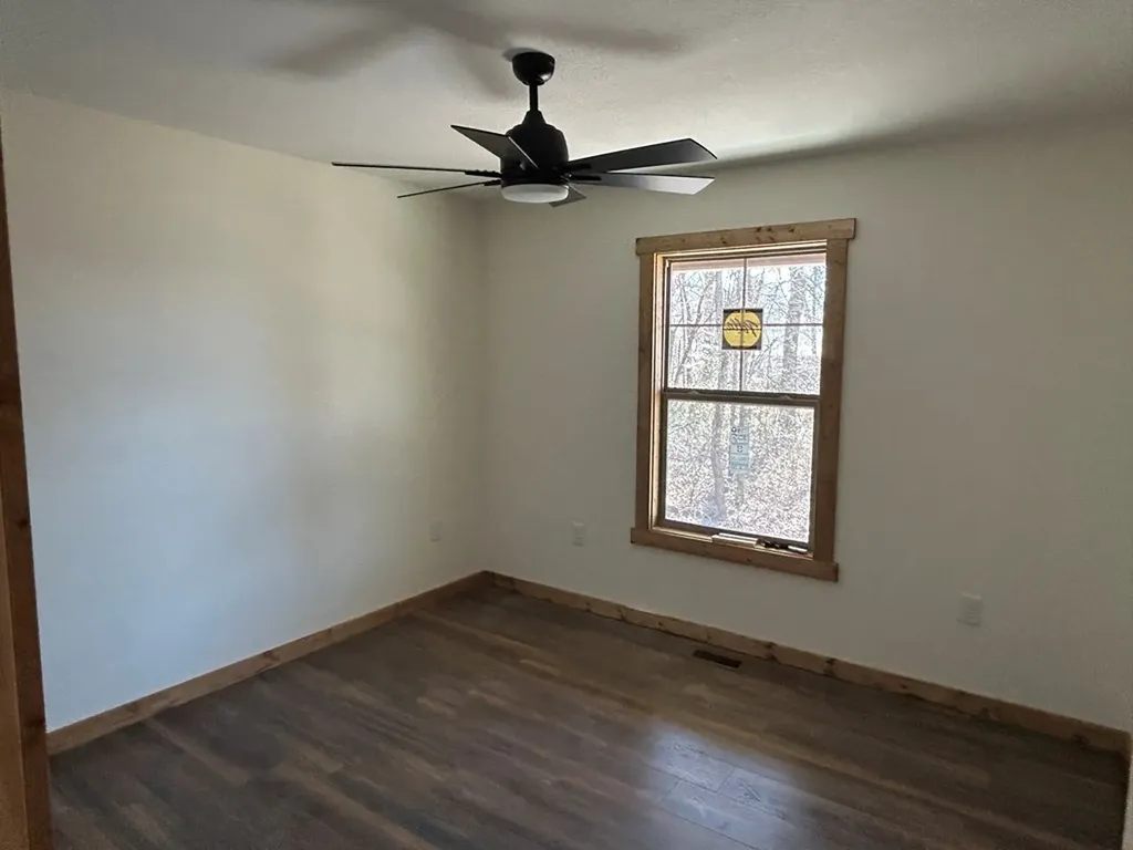 1571 Bicknell Road Clarkrange TN 38556