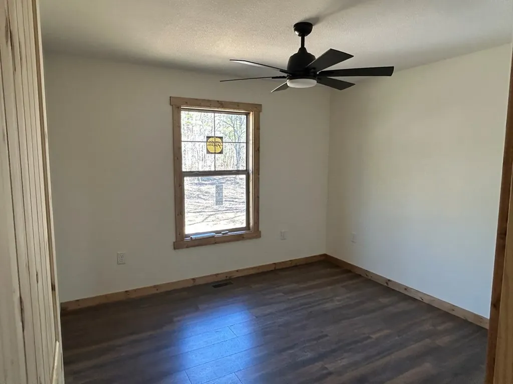 1571 Bicknell Road Clarkrange TN 38556