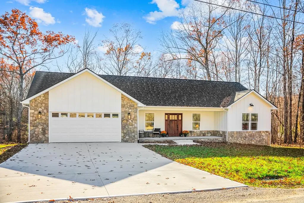 3019 Pomo Circle Crossville TN 38572