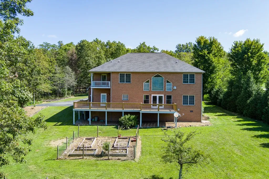 435 Magnolia Lane Crossville TN 38555