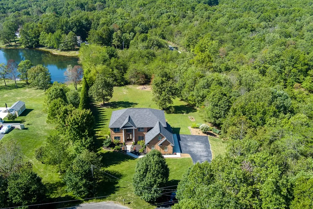 435 Magnolia Lane Crossville TN 38555