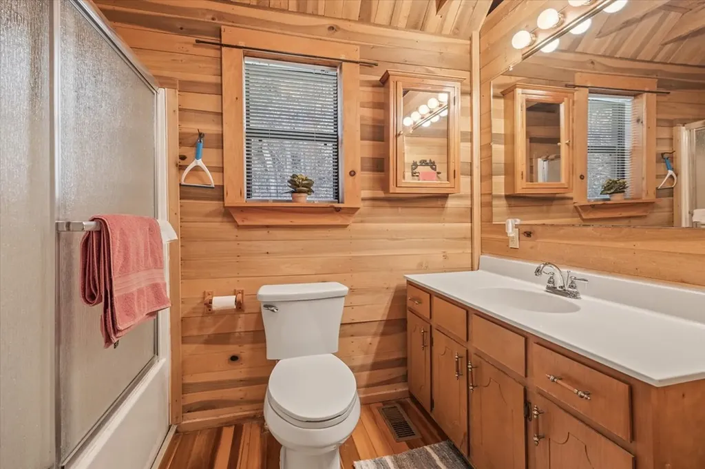 1198 Roughshod Hollow Road Byrdstown TN 38549