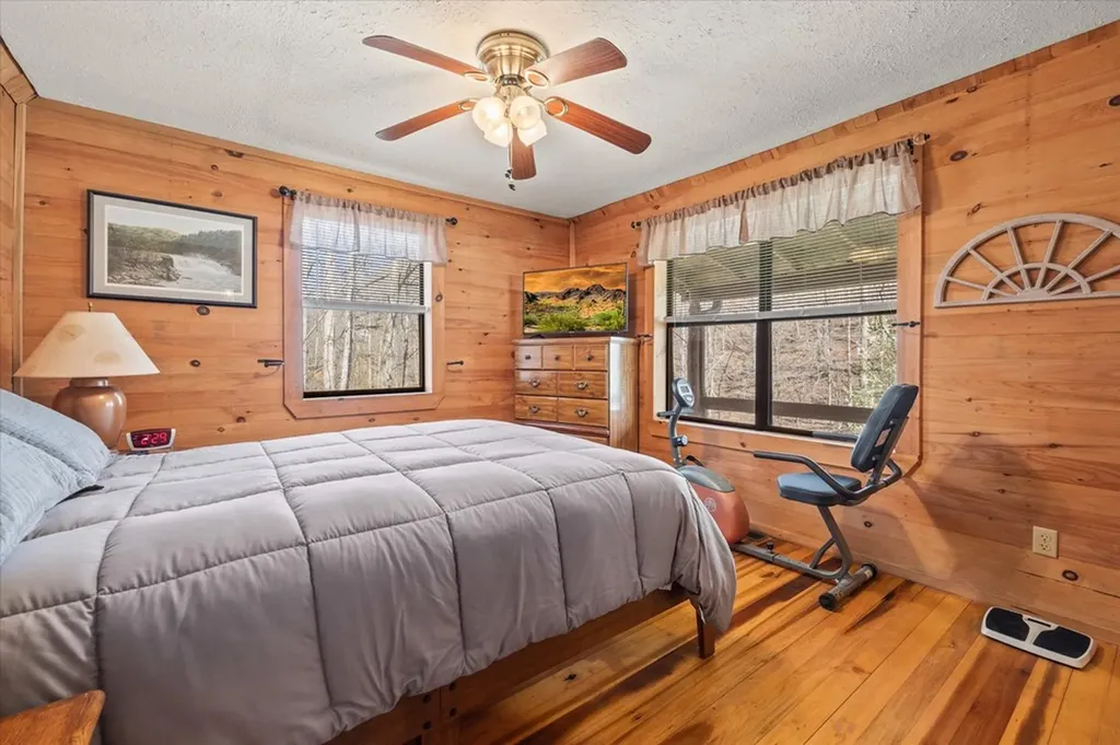 1198 Roughshod Hollow Road Byrdstown TN 38549