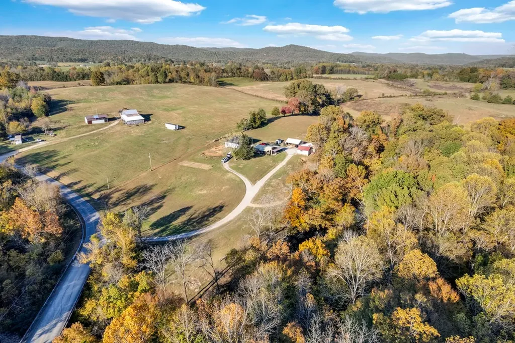 1353 Frank Sims Road Sparta TN 38583