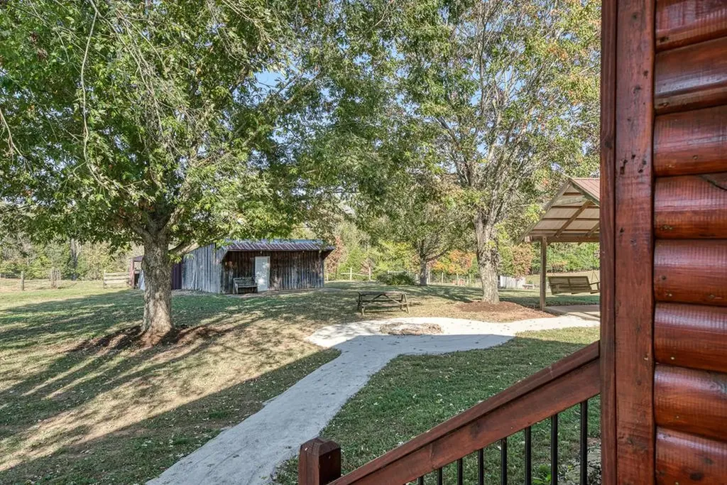 512 Frank Massa Road Sparta TN 38583