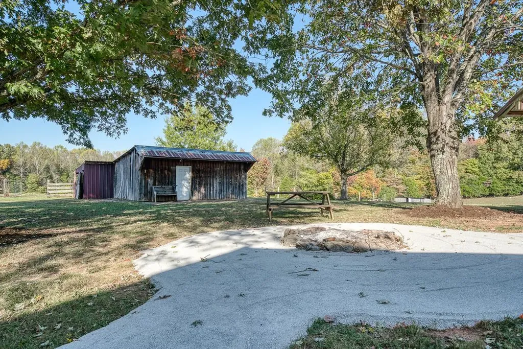 512 Frank Massa Road Sparta TN 38583