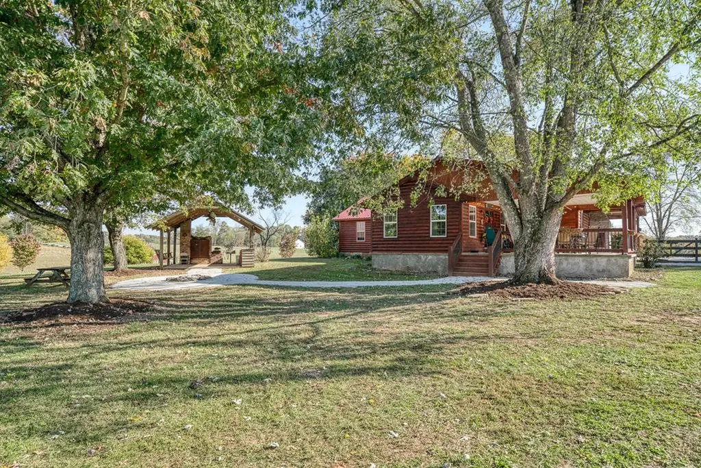 512 Frank Massa Road Sparta TN 38583