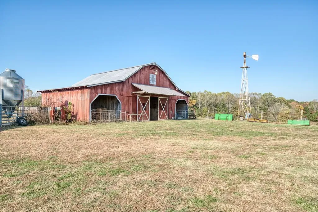 512 Frank Massa Road Sparta TN 38583